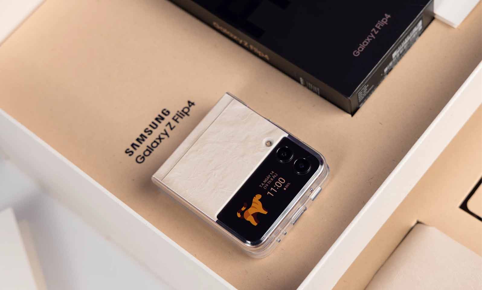 Galaxy Z Flip4 Flex Mode Collection ra mắt: Khi công nghệ và thời trang song hành